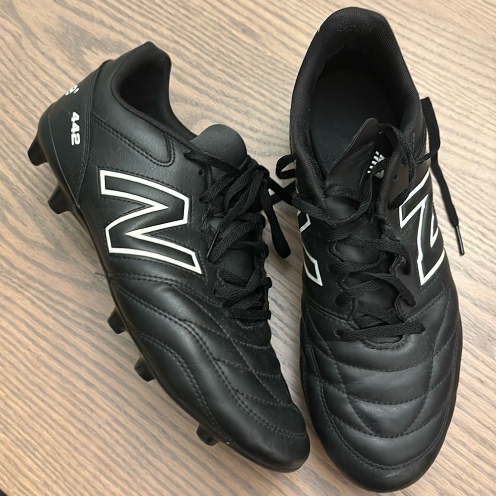 New Balance 442 soccer cleats size 11 US Men